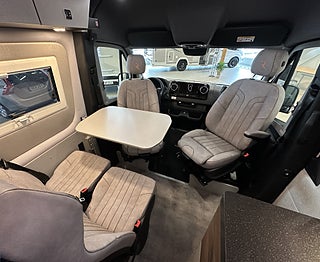 Husbil-halvintegrerad Robeta Adonis Mercedes 4x4 190HK AUT 19 av 26