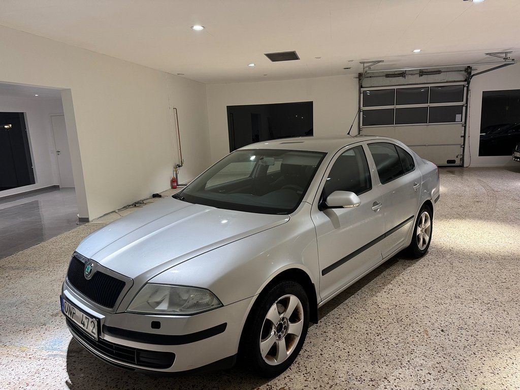 Skoda Octavia 1.6mpi by besiktad 