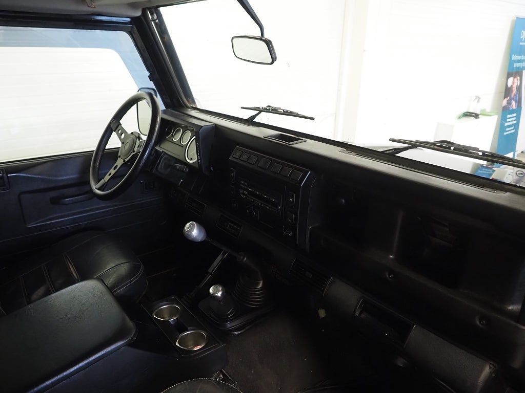 Land Rover Defender 110 4x4 TD5 Black Edition Snorkel Extraljus Drag Pick-U 2002