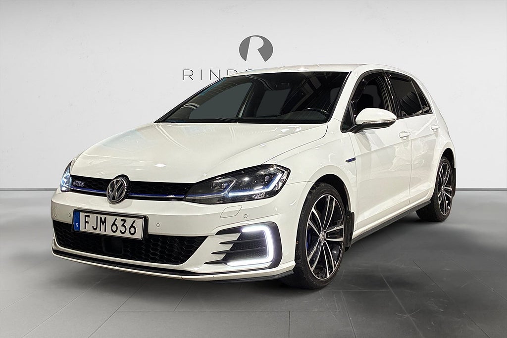 Volkswagen Golf 1.4 TSI GTE DSG DRAG NAVI COCKPIT BACKKAMERA B-VÄRM 18"