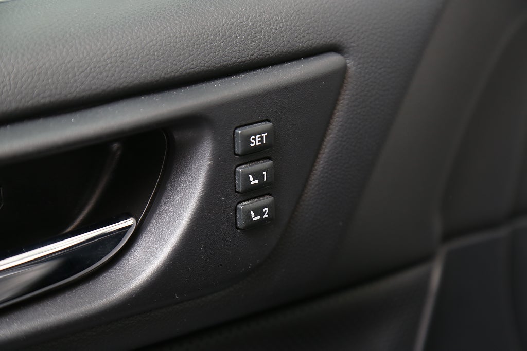 Subaru Outback 2,5i 175hk Ridge AWD Aut Skinn Extraljus Motorv Drag 2017