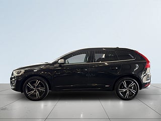 Volvo XC60 D5 AWD Classic R-Design S&V-hjul Pano Kamera Drag Skinn – bild 4