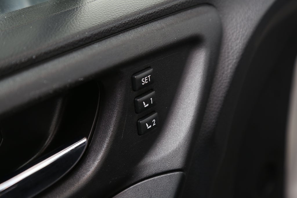 Subaru Forester 2,0D 147hk XE AWD Aut Panorama Skinn Drag 2016