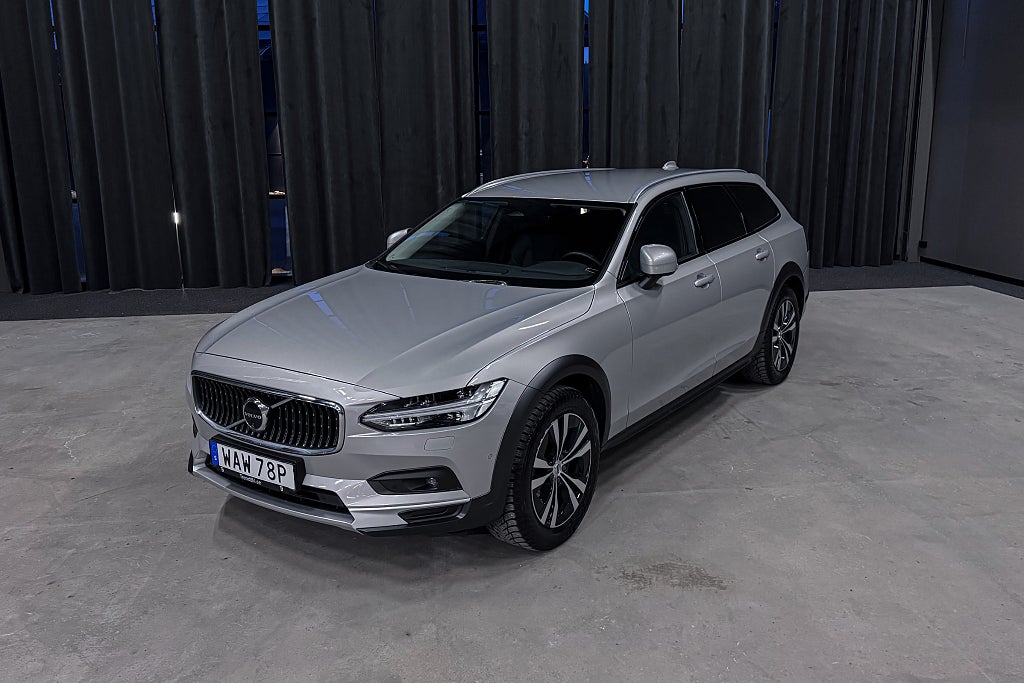 Volvo V90 Cross Country B4 AWD Plus |Läder|360°|H/K|Drag