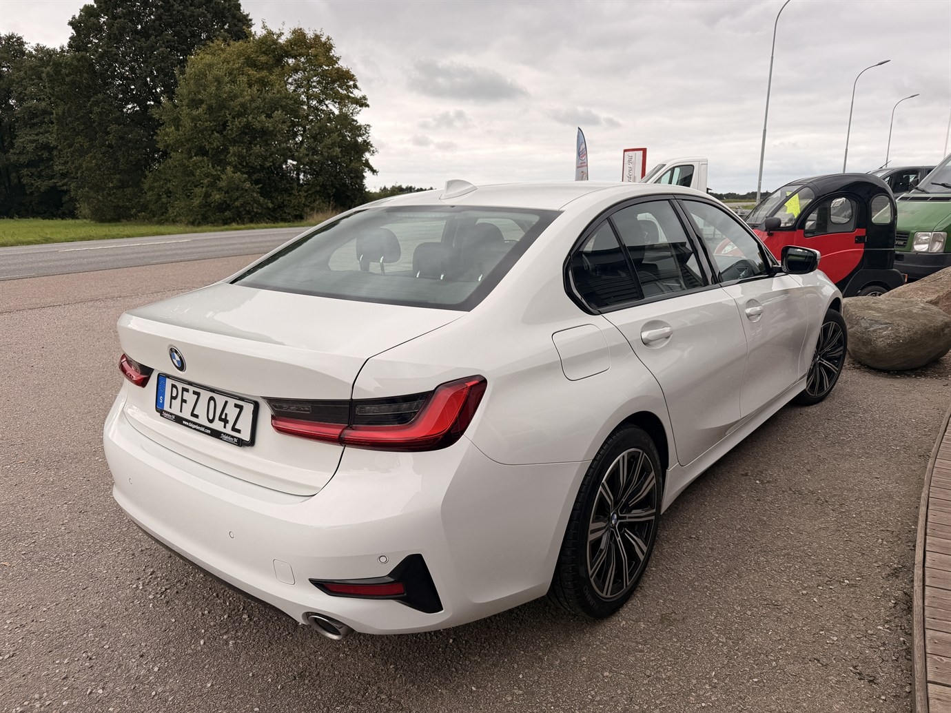 BMW 330 2021, bild 4/10