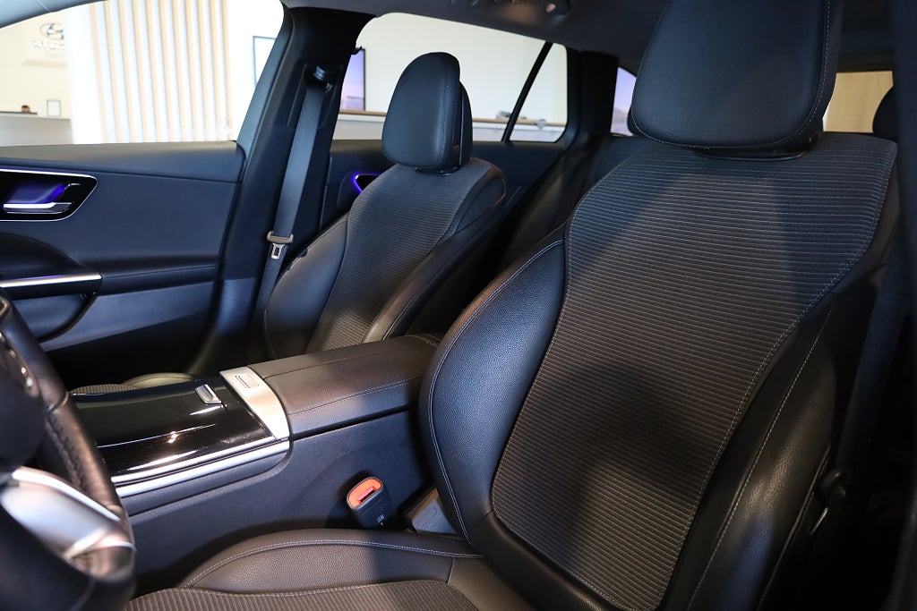 Mercedes-Benz C 300 T e 9G-Tronic Avantgarde Moms/leasbar /Drag / Navi 2023