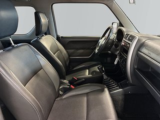 Suzuki Jimny 1.3 VVT 4WD Dragkrok Skinnklädsel Kamkedja