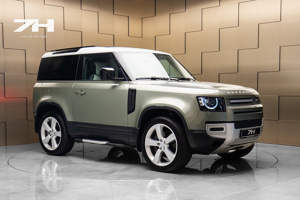 Land Rover Defender 90 D300 / Drag / Luftfjädring / Meridian® / Pano / Värm