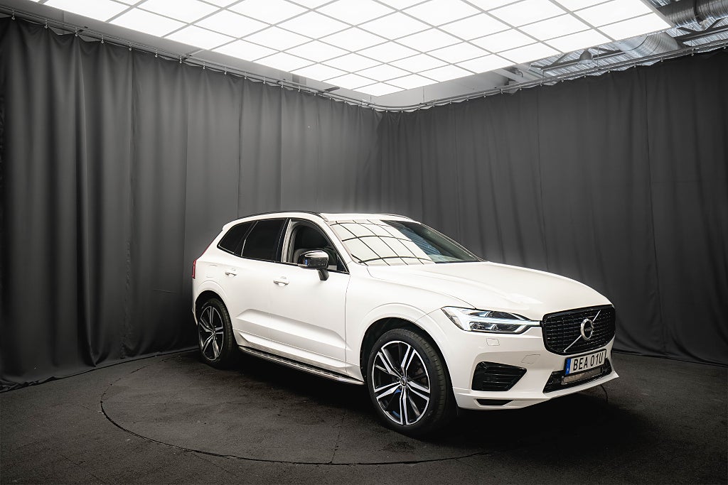 Volvo XC60 Recharge T6 AWD R-Design B&W PANO DRAG 21' PÄRLEMO MOMS