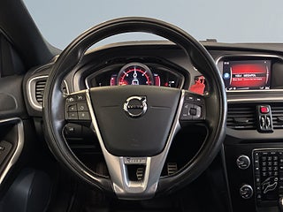 Volvo V40 D3 R-Design Aut Dvärmare B-kamera Farthållare S&V-däck – bild 9