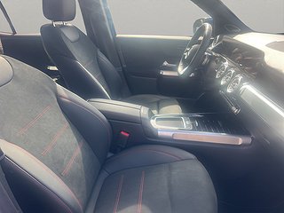 SUV Mercedes-Benz GLB 5 av 8