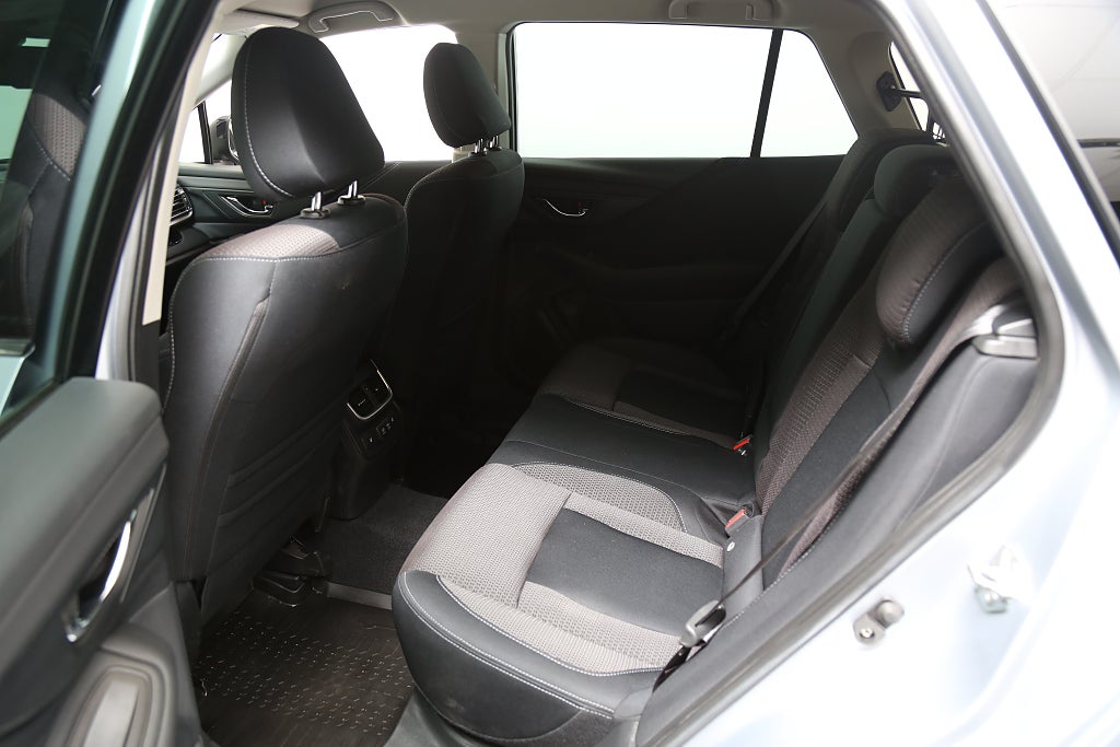 Subaru Outback 2,5i XFuel Adventure AWD Aut Drag Lastgaller Leasebar 2023