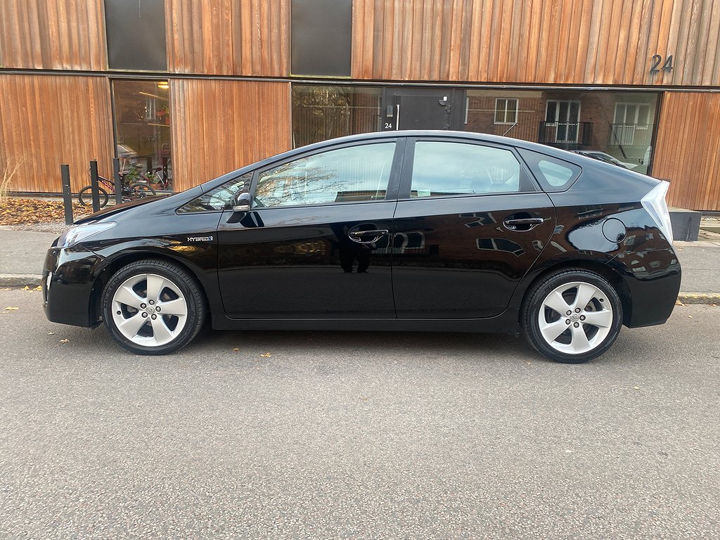 Toyota Prius Hybrid CVT GPS  Head up-display