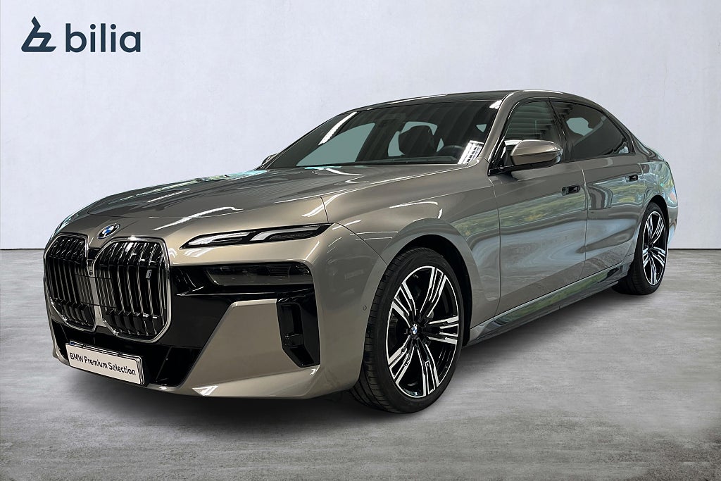 BMW i7