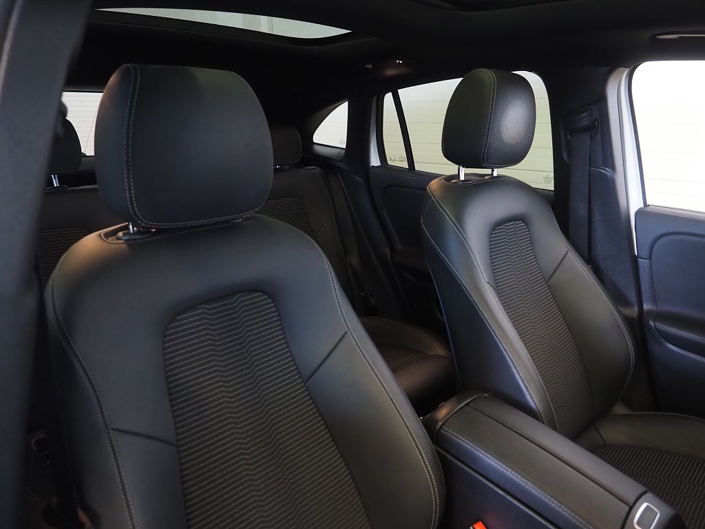 Mercedes-Benz GLA 200 d 8G-DCT Progressive Line Pano Drag Navi Kamera 2021