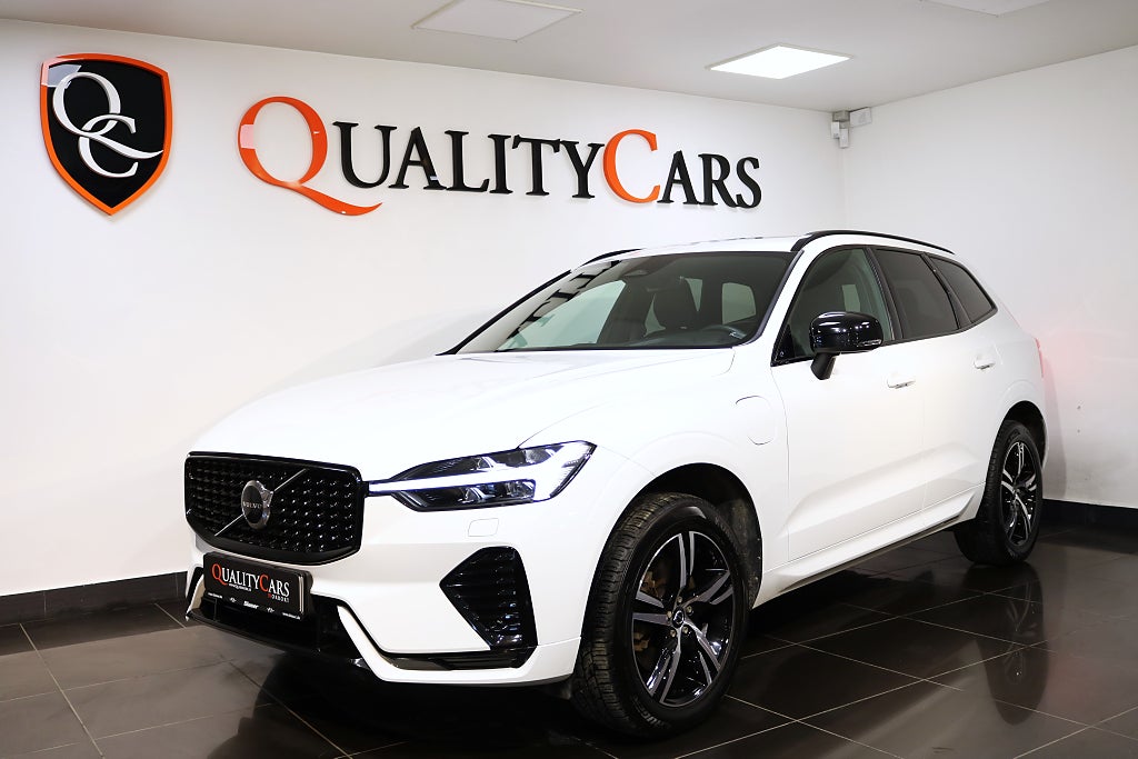Volvo XC60 Recharge T6 AWD R-Design Recharg II / Panorama/ Moms 
