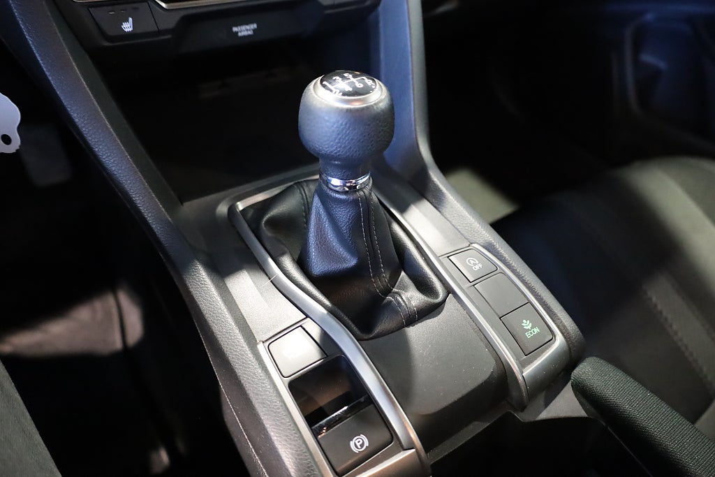 Honda Civic 1,0 i-VTEC Comfort 129HK Blåtand K-rem bytt 2017