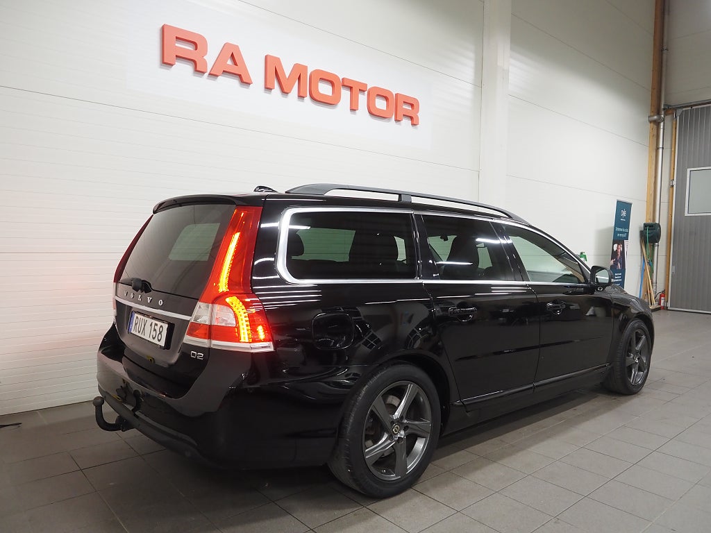 Volvo V70 D2 Geartronic Momentum Drag BLIS Farthållare Skinn 2015