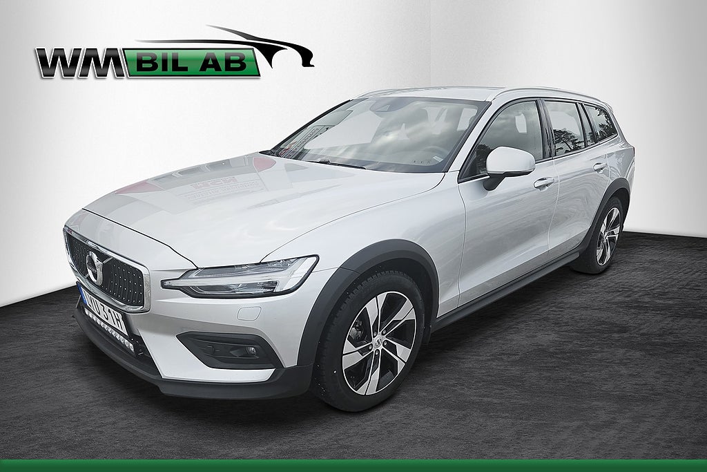 Volvo V60 Cross Country B4 197HK AWD Geartronic Momentum , Skinn, navi, kamera