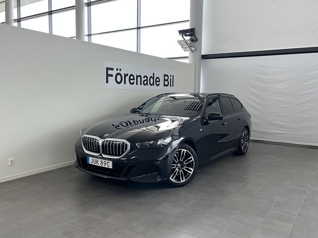 BMW 530e xDrive Touring 4,95 ränta M Sport Panorama Drag H/K