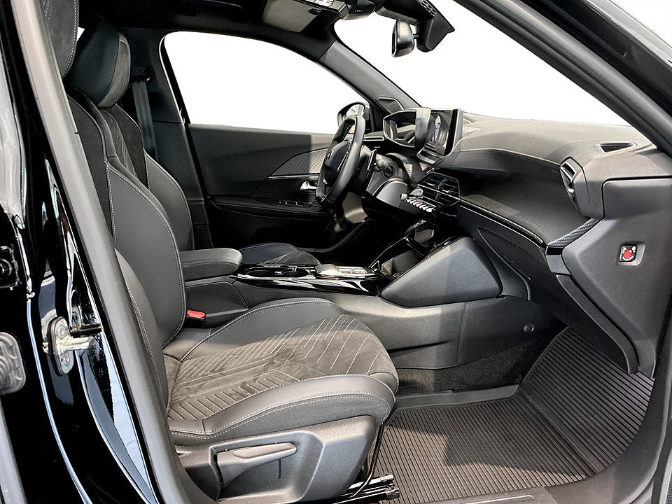 Bild på Peugeot 2008 GT 1.2 PT 130hk Aut B-KAMERA CARPLAY ELSTOL