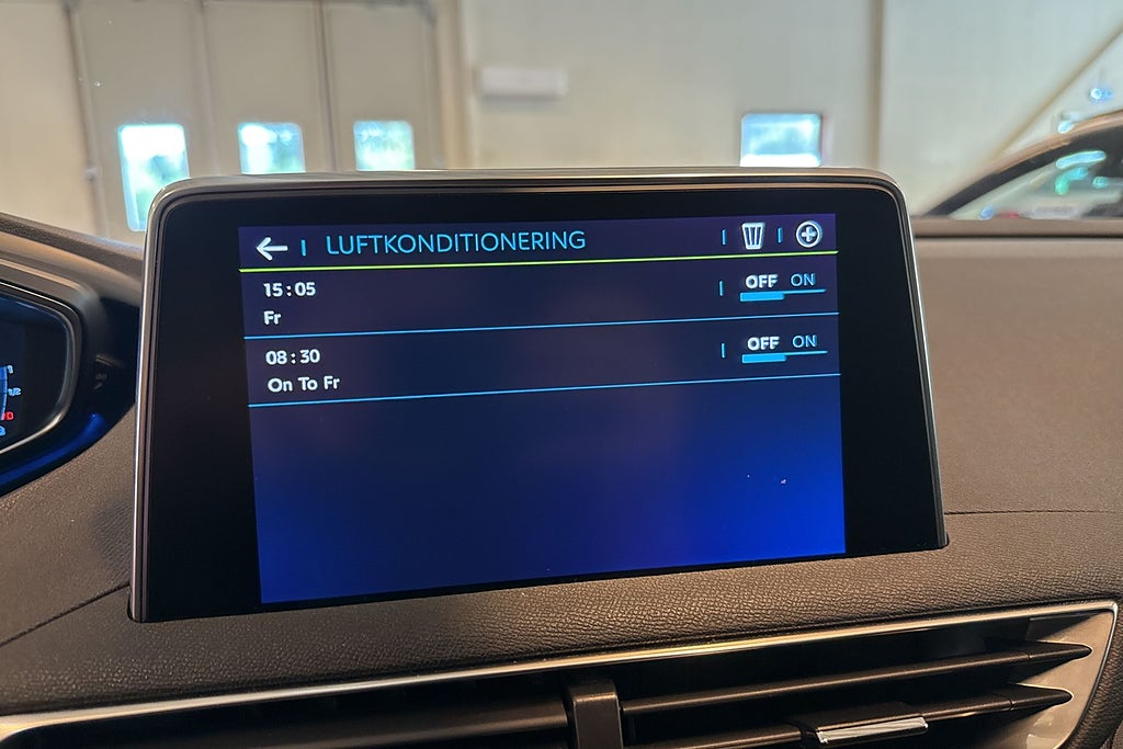 Peugeot 3008 HYBRID 224Hk Automat Navi V-hjul Drag Halvskinn miniatyr 9