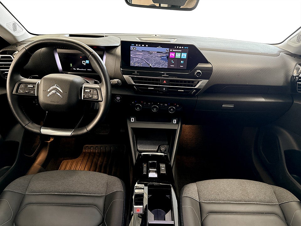 Bild på Citroën C4-X Shine 1.2 PT 130hk Aut HUD B-KAMERA NAVI