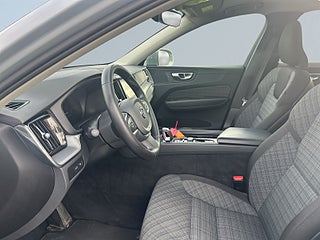 Volvo XC60 T6 Plug-In AWD MOMS BKamera Pano Navi Värmare S&V-däck – bild 7