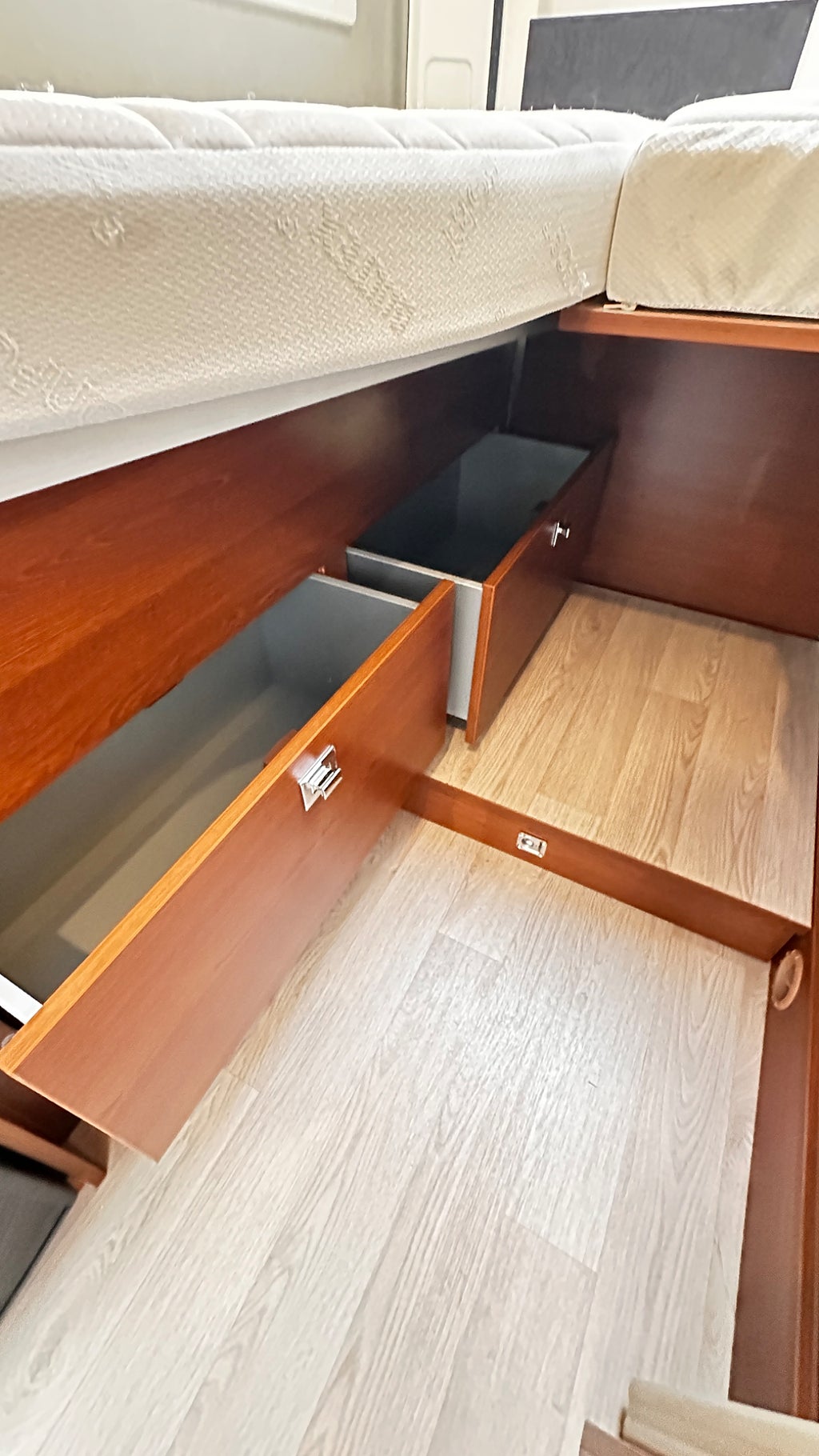 Rapido V68 1 Ägare, Långbädd, Dragkrok thumbnail