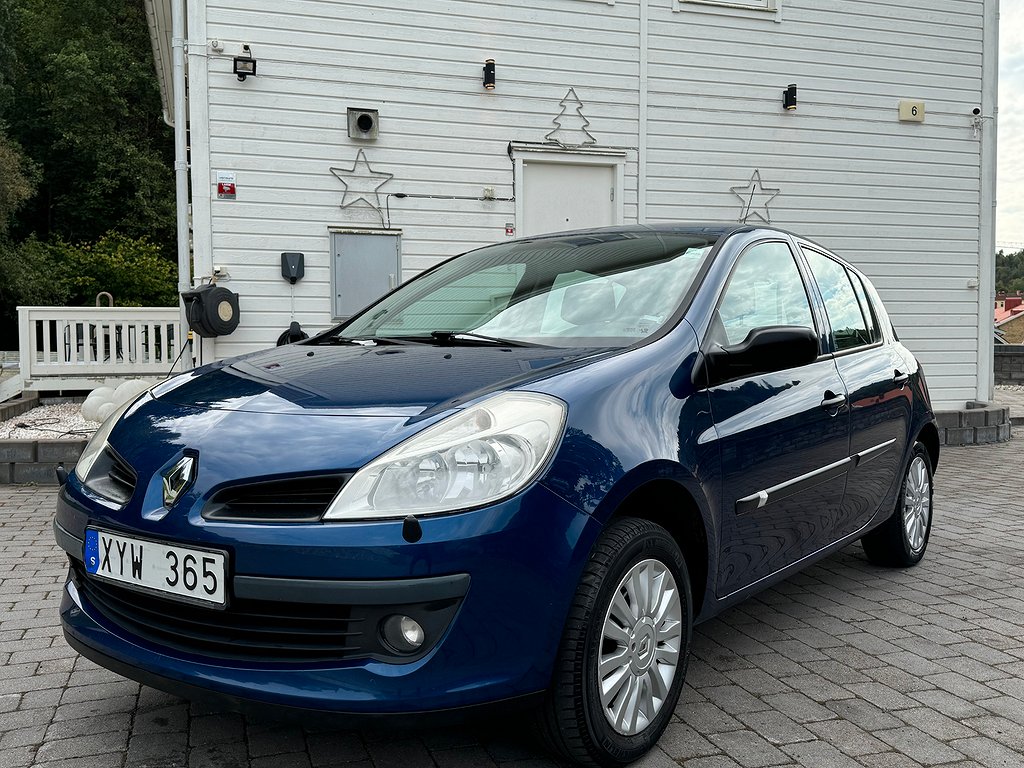 Renault Clio Halvkombi 1.2 Ny Service Låg Besiktad Mil,Fin Bil