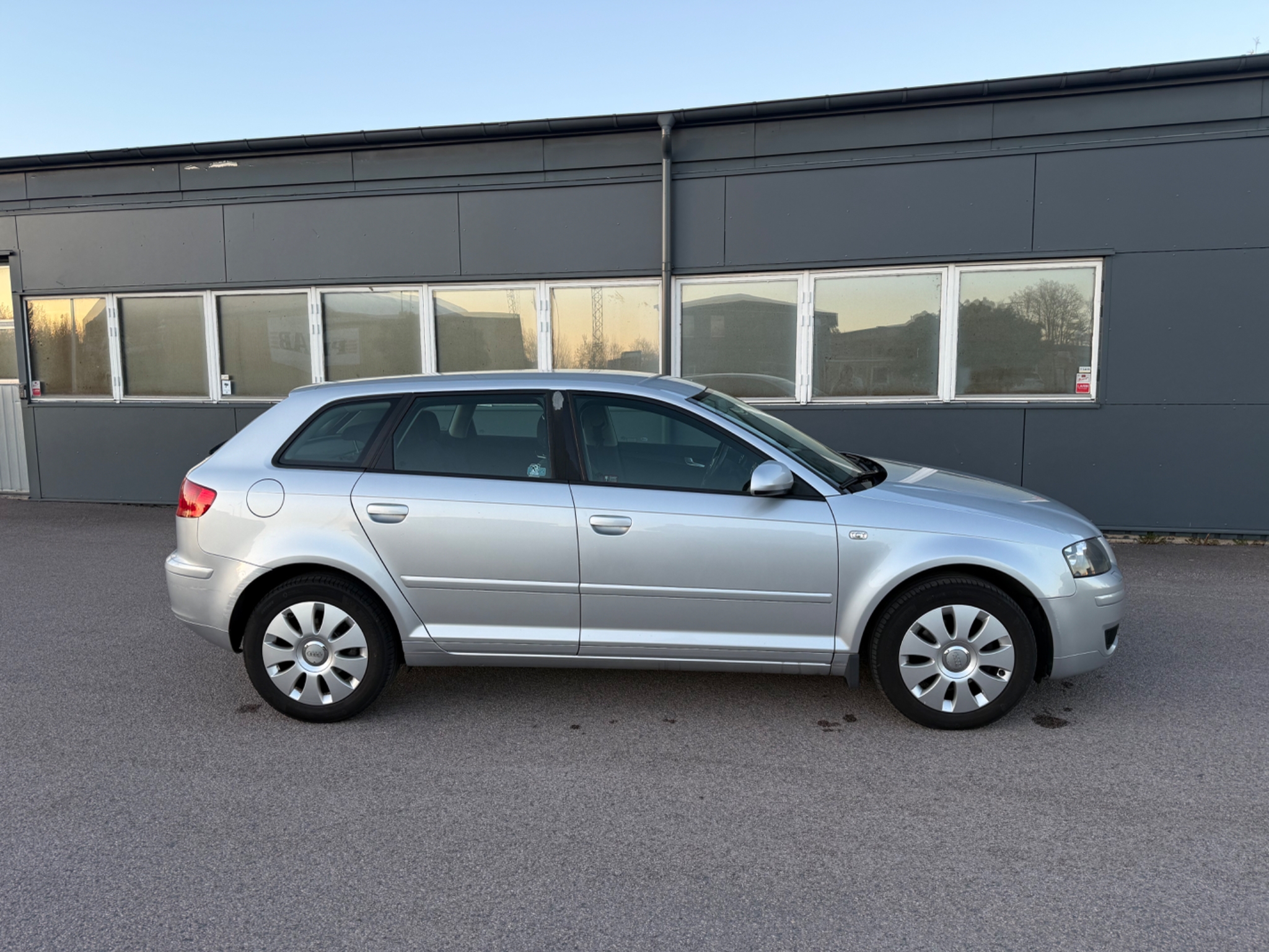 Audi A3 Sportback 2.0 FSI 2007, bild 6/52