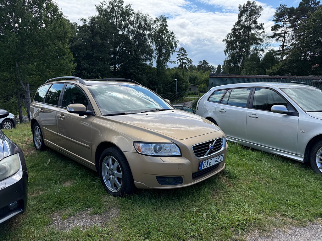 Volvo V50 2.0 D Momentum   Endast två ägars bil sedan ny
