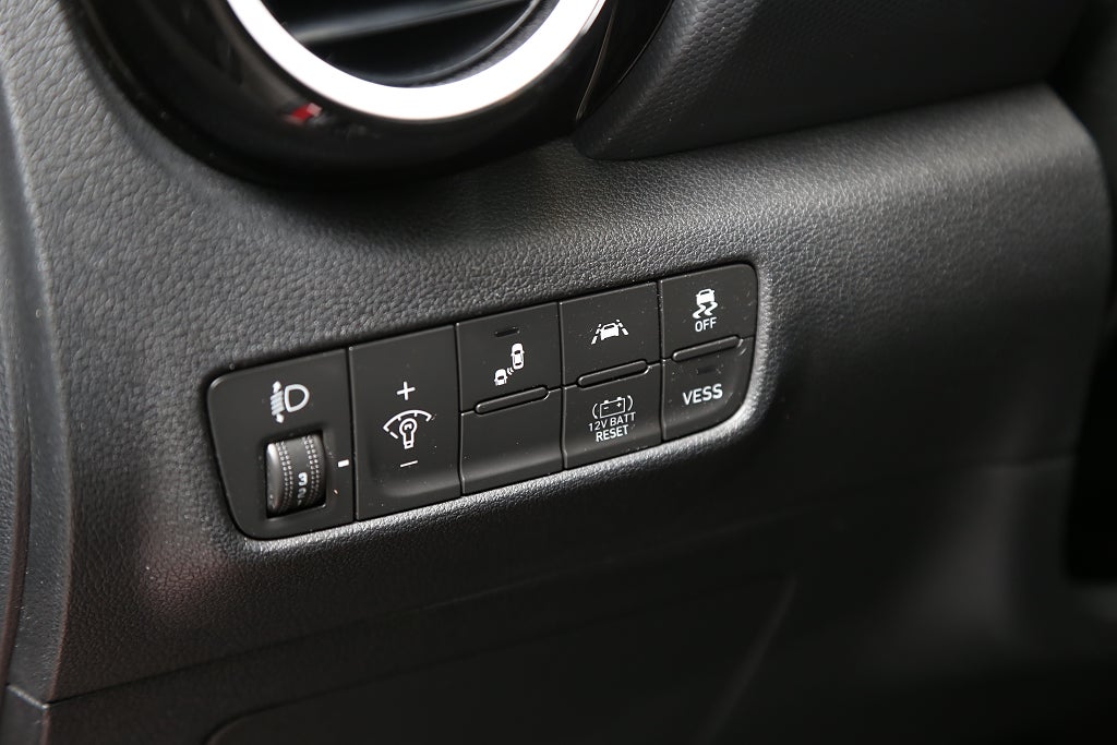 Hyundai Kona Hybrid 1,6 GDI 141hk Trend Aut Kamera CarPlay Dragkrok 2020