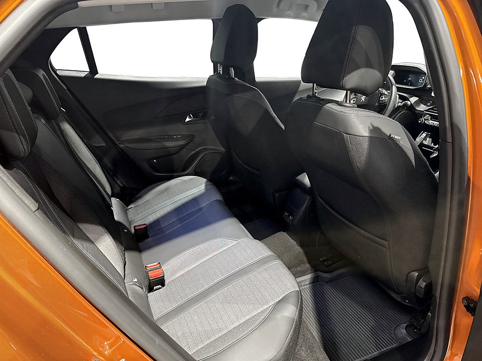 Bild på Peugeot 2008 Allure 1.2 PT 130hk Aut B-KAMERA CARPLAY