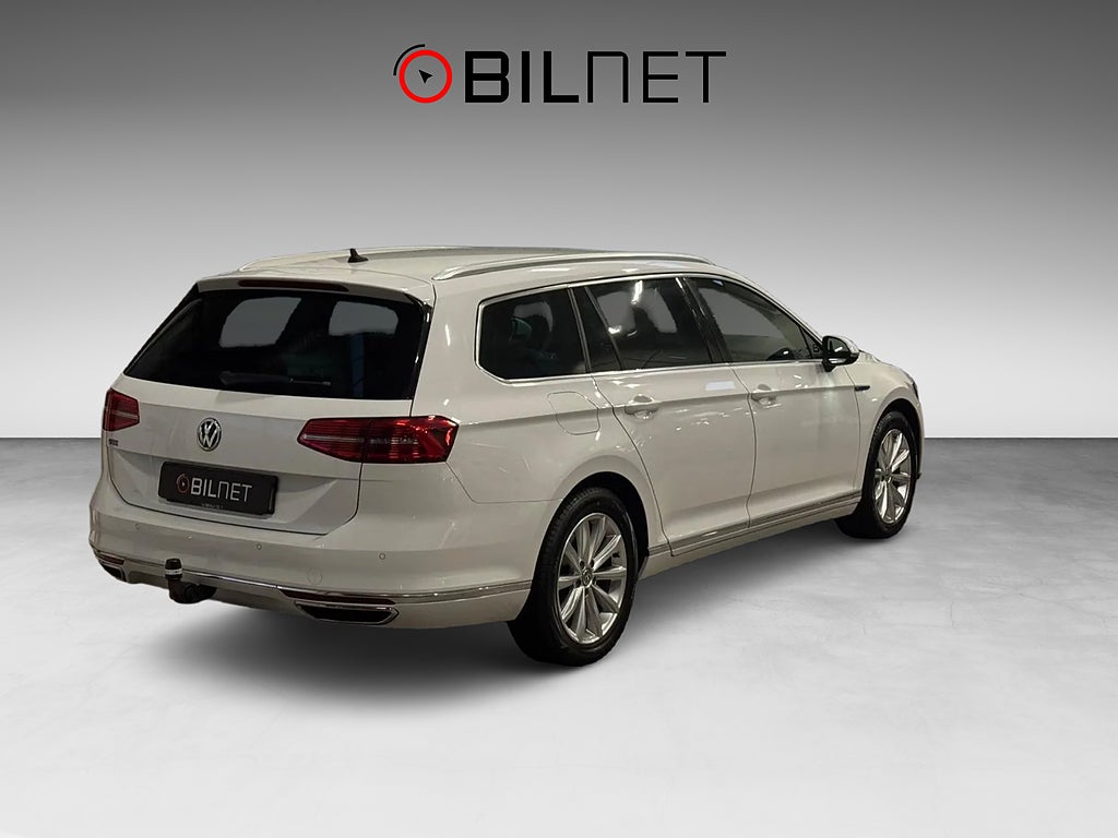 Volkswagen Passat Variant GTE 1.4 TSI GTE Moms Kamera Värmare LED Drag