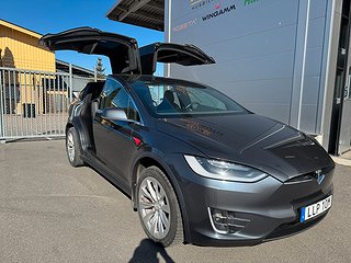 SUV Tesla Model X 7 av 25