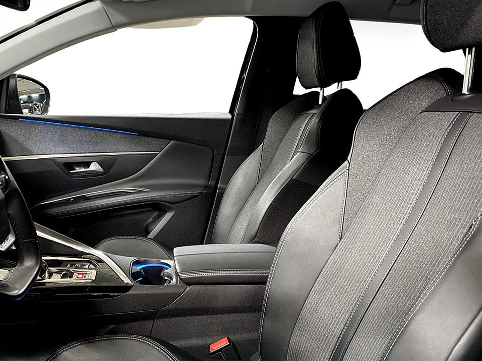 Bild på Peugeot 3008 Allure 1.2 PT 130hk Aut B-KAMERA CARPLAY