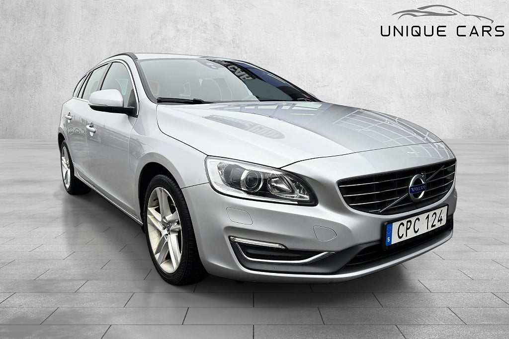 Volvo V60 D4 AWD Geartronic Momentum | Nyservad
