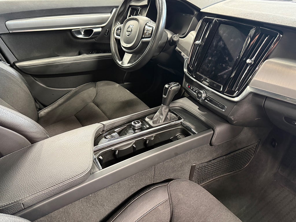 Volvo V90 D3 150hk Momentum VOC Värmare Head-Up Kelyess - bild 16