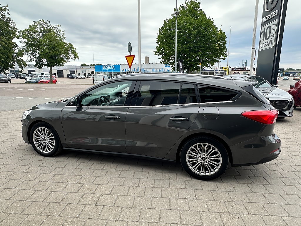 Ford Focus Kombi 1.0 EcoBoost Titanium Launch