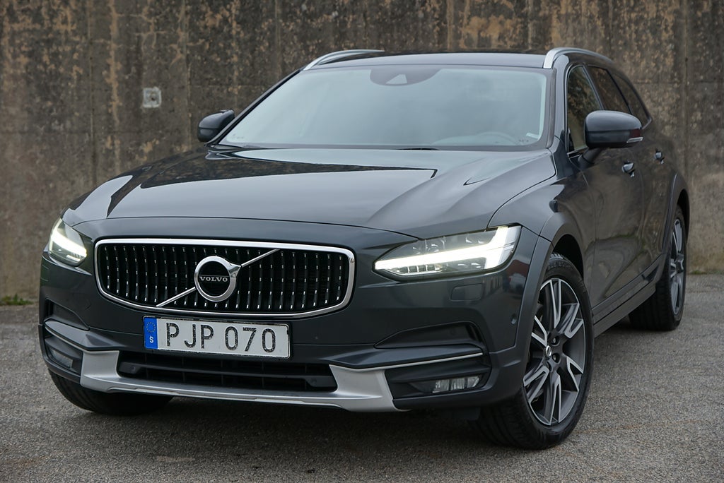 Volvo V90 Cross Country D4 AWD Pro 1-Brukare Drag Värmare Fullservad V