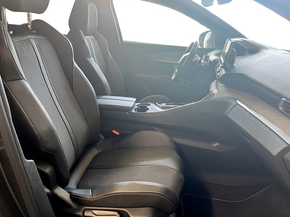 Bild på Peugeot 5008 GT 1.2 PT 130hk Aut 7-SITS B-KAMERA