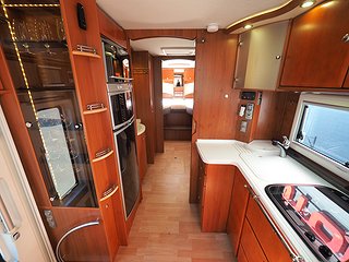 Husbil-halvintegrerad Concorde Charisma 890 LS 14 av 31