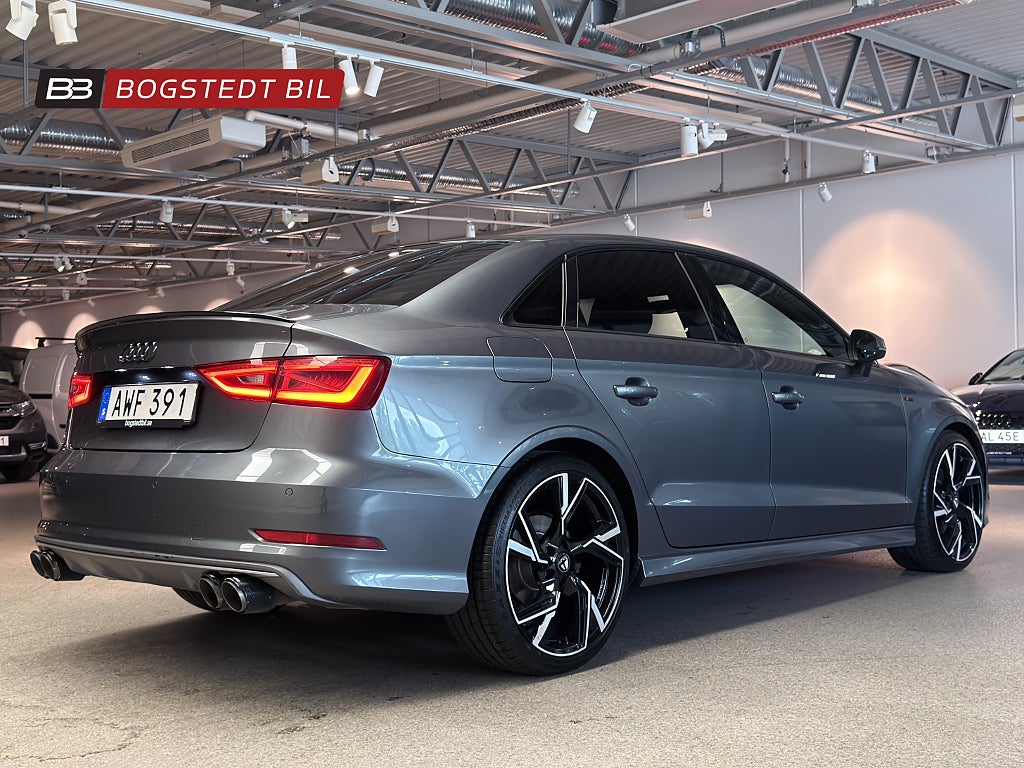 Audi A3 Sedan 2.0 TDI quattro S-Line | Panorama | Nyservad!