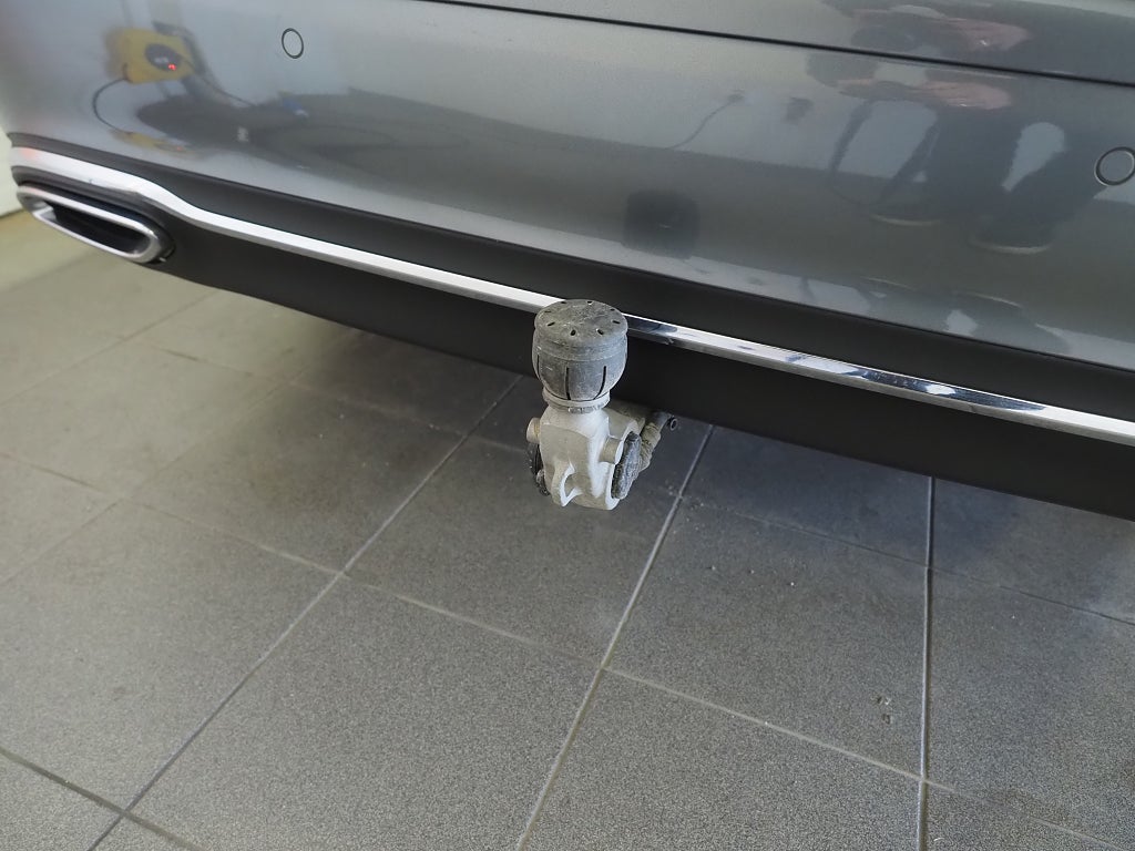 Mercedes-Benz E 220 d 9G-Tronic Avantgarde | Pano | Kamera | Drag | Nav 2018