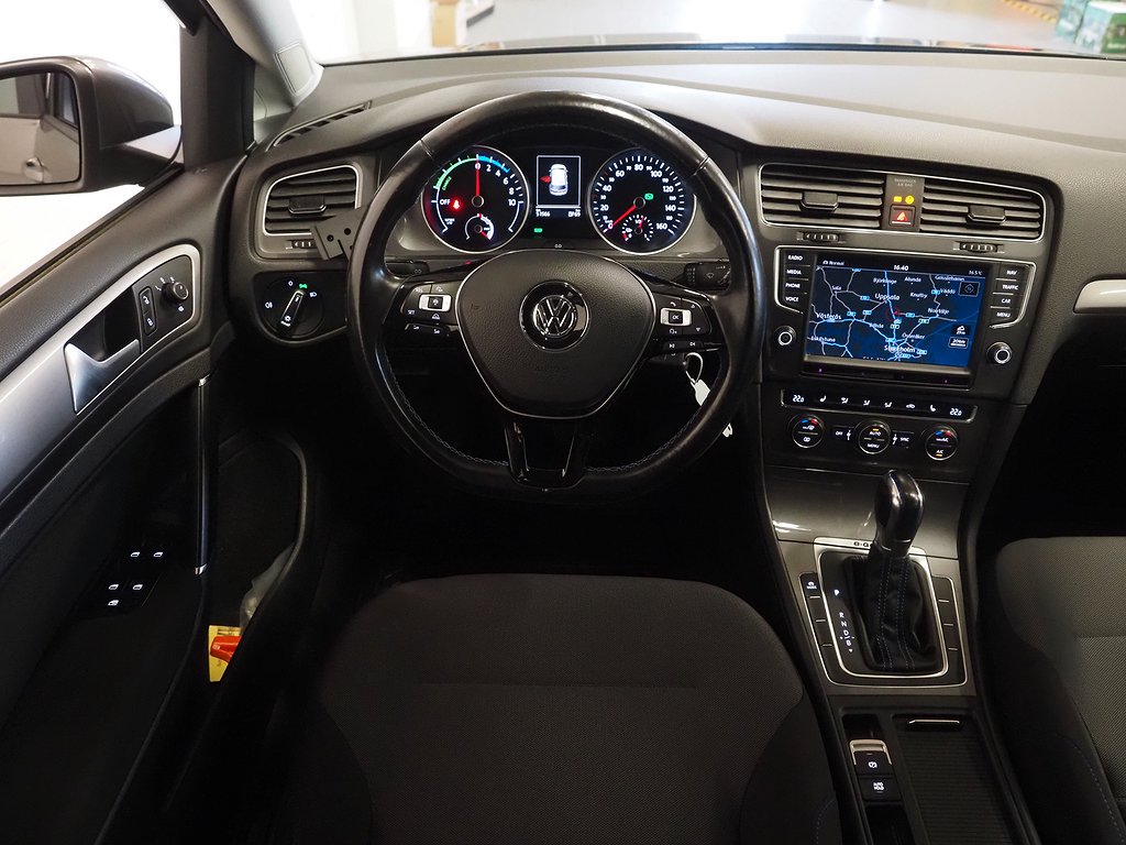 Volkswagen E-Golf 24.2 kWh Navigation Motorvärmare Låga mil 2015