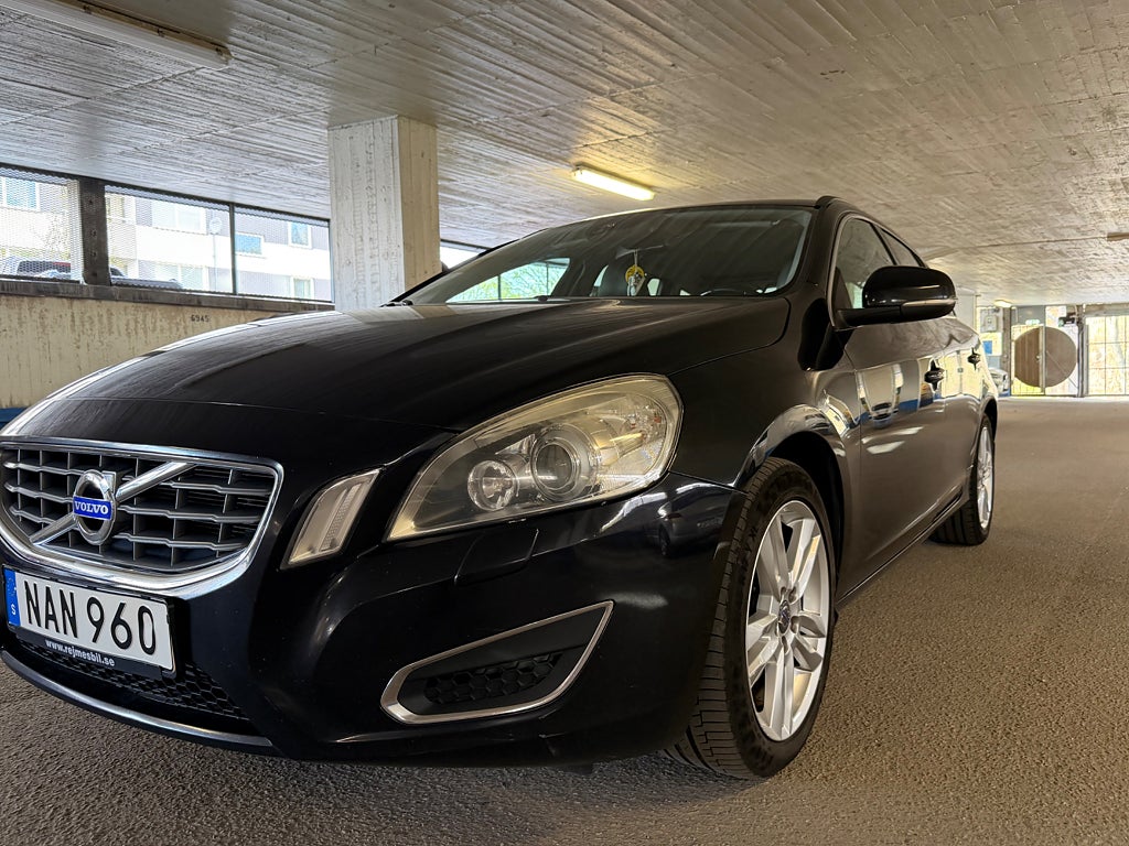 Volvo V60 Volvo V60 D4 Geartronic Momentum Ny besk Automat Dragk
