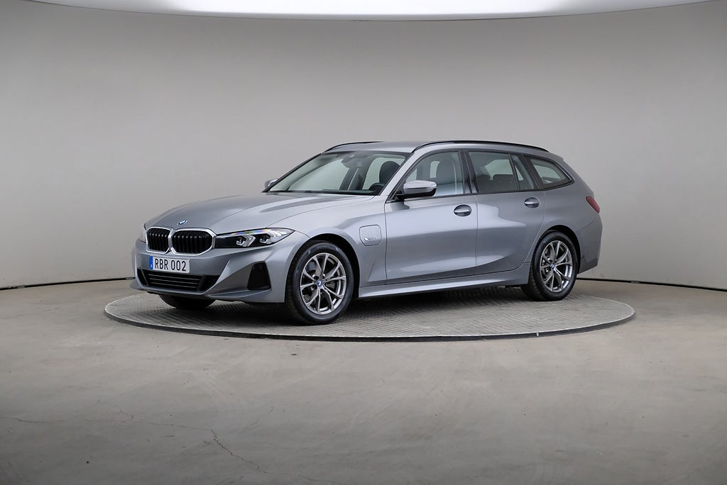 BMW 330e 3 Touring 292hk Drag Läder Rattvärme