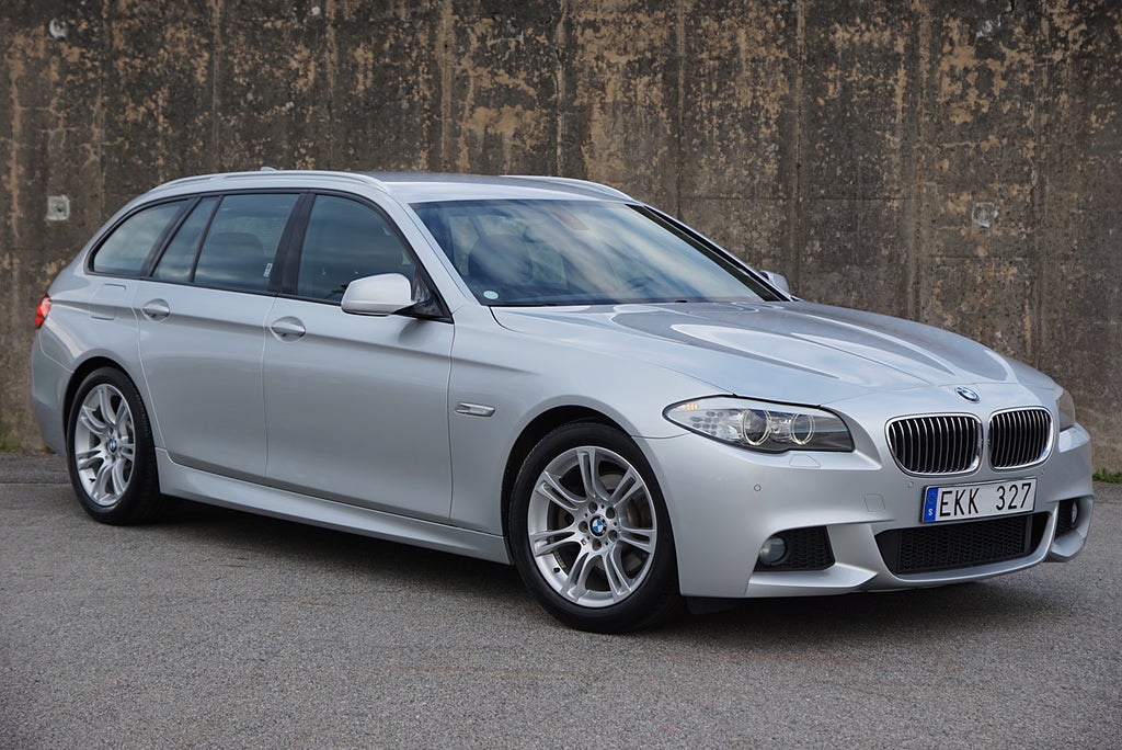 BMW 523I Touring M Sport|1-Ägare|Låga Mil|Värmare|Drag|