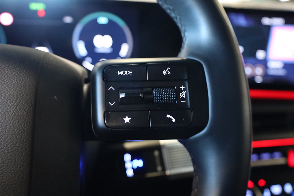 Hyundai Santa Fe PHEV Calligraphy 4WD Navi 360° Head-up Leasbar Läder 2025